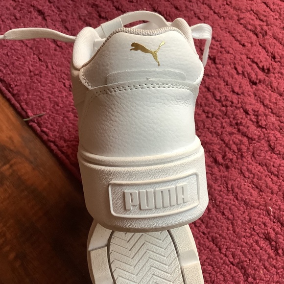 Shoes - Picture 7 of 13